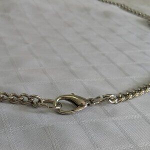 Pretty belt with high quality chain in a silver color 33 inches
